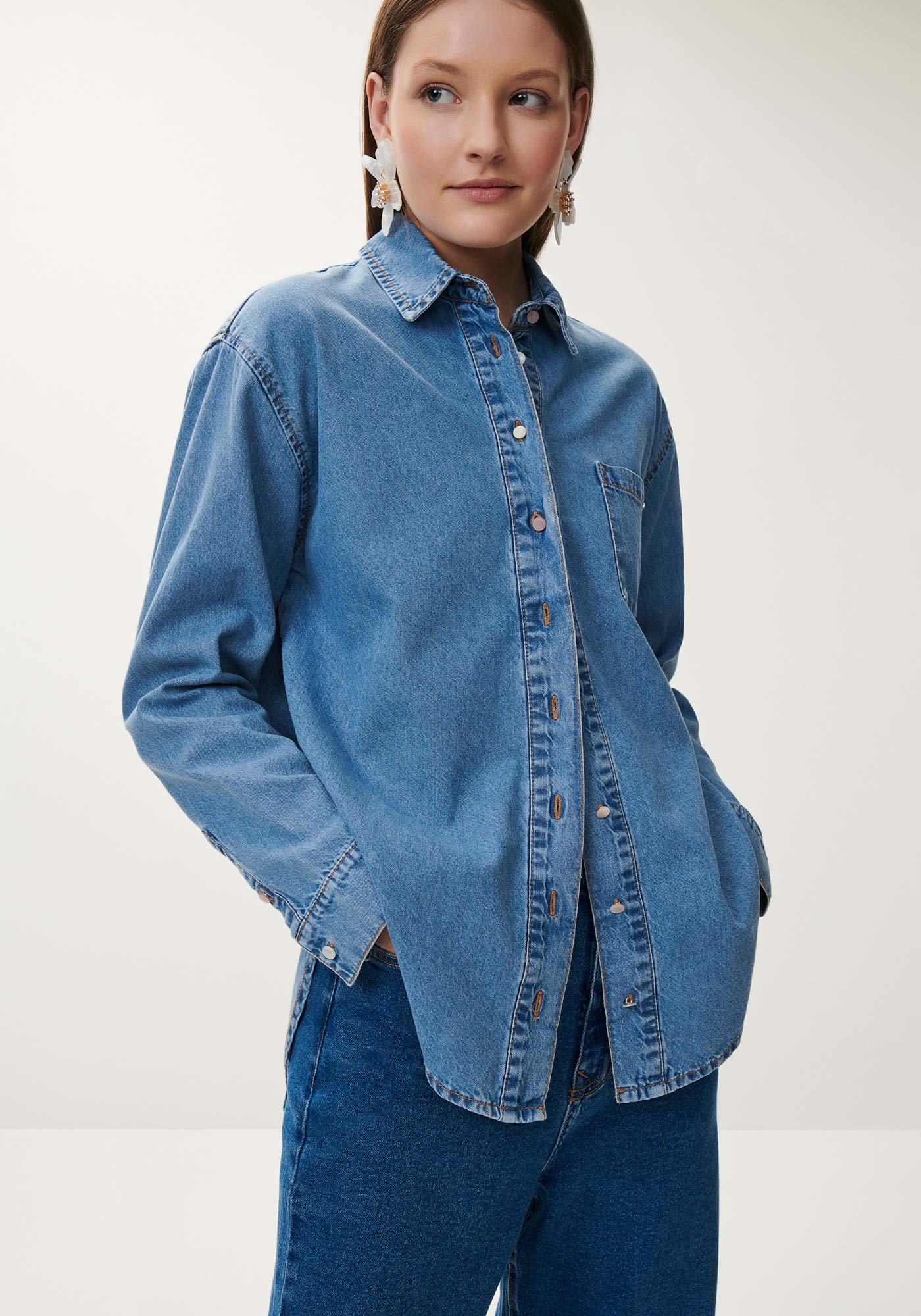 Camisa Jeans Oversized com Bolso | Lez a Lez